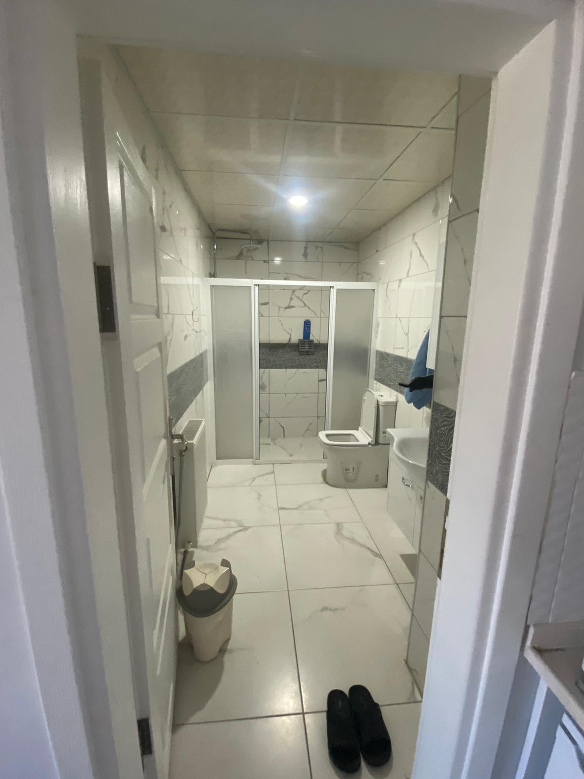 1+1 Suit · Banyo